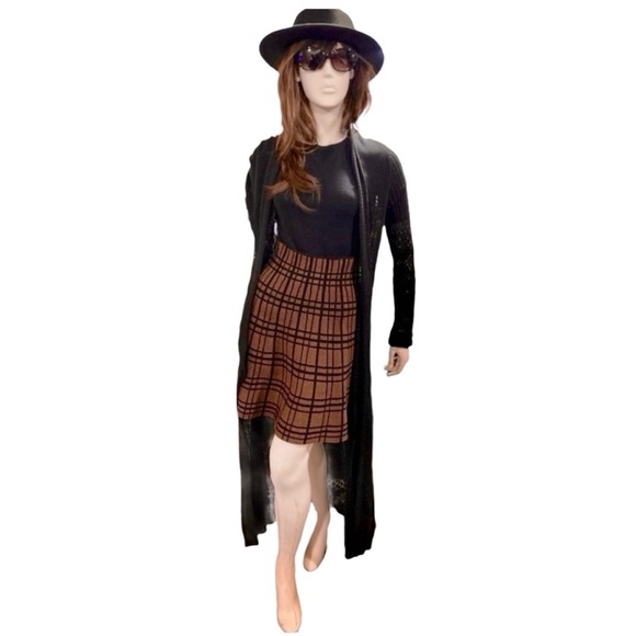 Max Studio Couper Cut Skirt - Picture 1 of 4